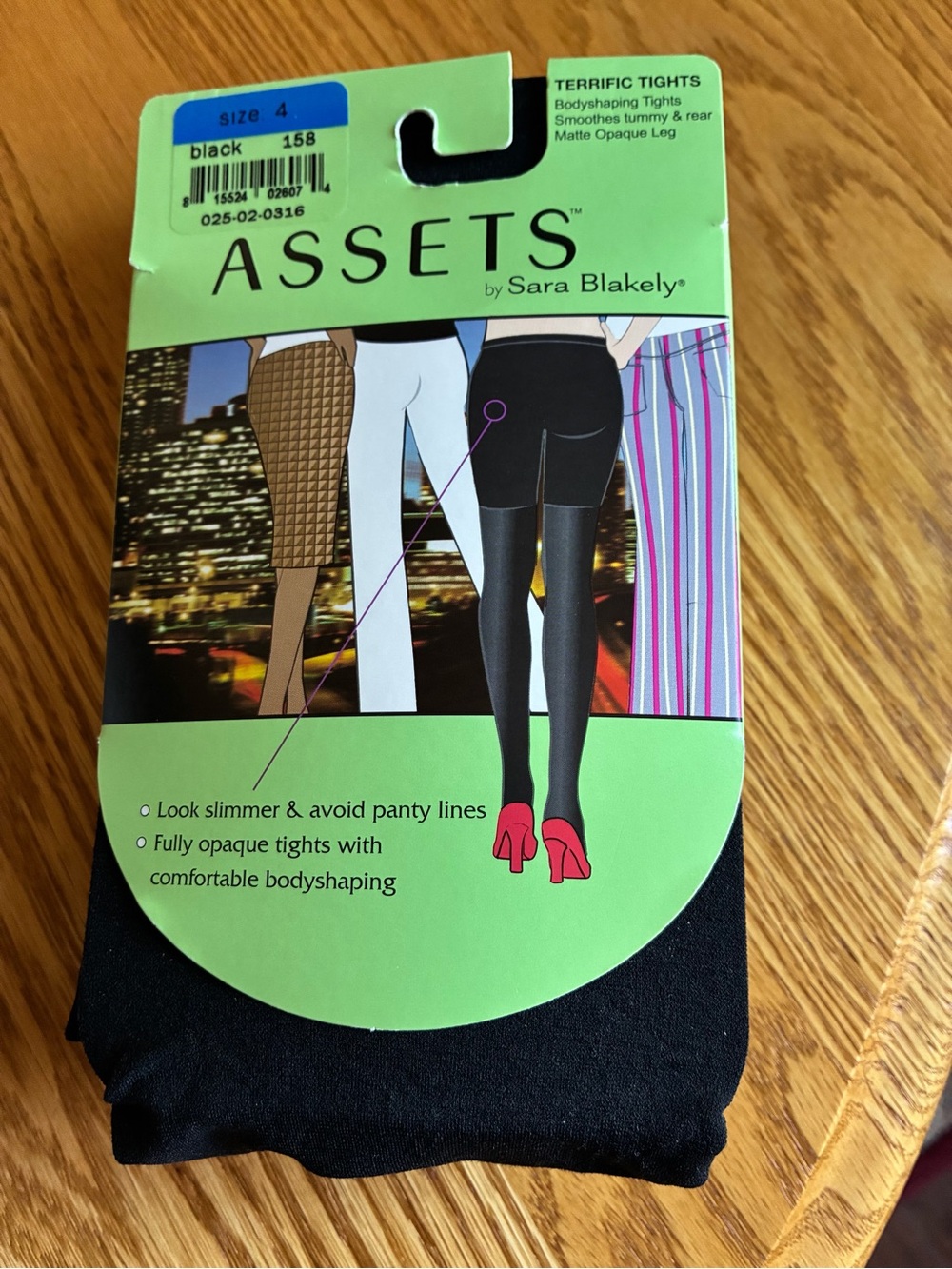 ASSETS by Sara Blakely Black Terrific Tights - Size 4. NWT.